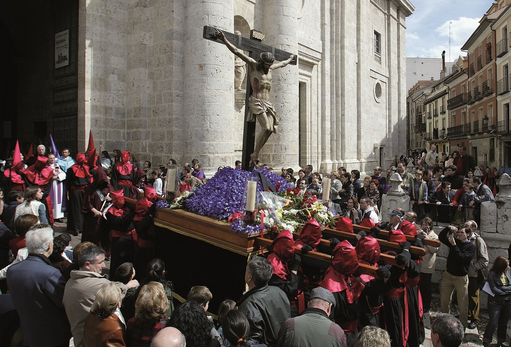 Tradición, arte y fervor en la Semana Santa de Castilla y León. Procesión en Valladolid