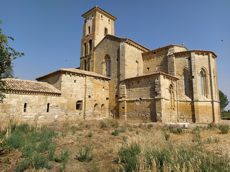 Exterior del monasterio de Santa Cruz de la Zarza