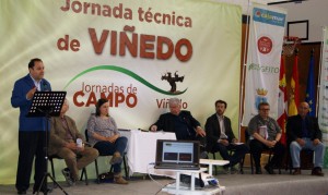 Victorino marínez, de Sigfito, presentó la mesa redonda sobre Sanidad vegetal
