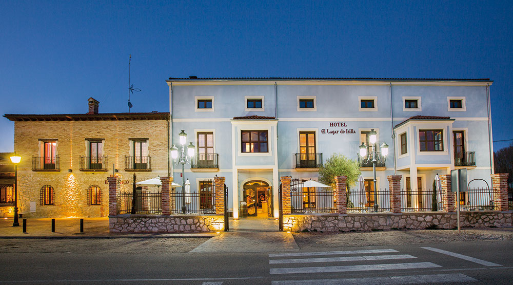 Bodega, hotel y restaurante en el complejo de La Vid.